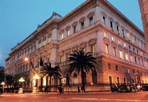Últimas noticias sobre economía y finanzas. Banca d'Italia in "Dizionario di Economia e Finanza"
