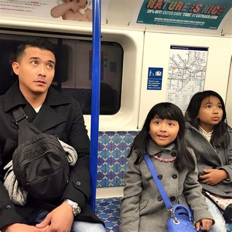Gambar gambar ciblek jan tan dan betina / ciri cib. Gambar Percutian Keluarga Aaron Aziz Di London Dan Paris