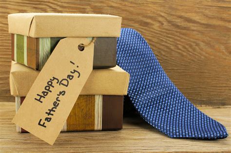 Si te faltan ideas o buscas cosas clásicas, nuevas o distintas para ese regalo perfecto aquí tienes una buena selección de sugerencias. Regalos para el día del padre por menos de 20 euros | Blog ...