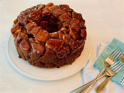 1 1/2 sticks butter or margarine. Easy Monkey Bread | Recipe in 2020 | Easy monkey bread ...