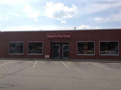 Order your natural pet food today! Family Pet Food Center - Green Bay, WI - Pet Supplies