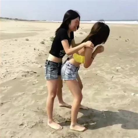 Part Of Japanese Girls Dry Humping By The Beach Scrolller