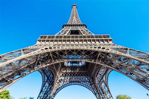 Did you know? 10 Eiffel Tower facts for kids - Lonely Planet