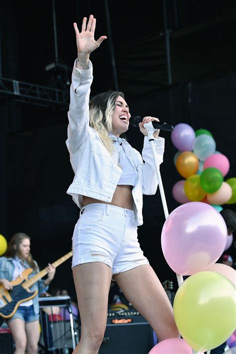 Miley Cyrus Performs Live At Ktuphoria 2017 Jones Beach Theater In