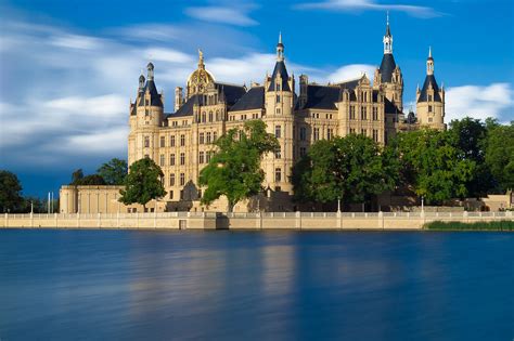 Zuvor existierte das land in der besatzungszone der. Datei:Schweriner Schloss in Mecklenburg-Vorpommern.jpg ...