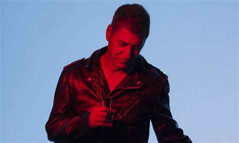 44 34 — 2015 l'homme qui marche: Etienne Daho en concert sur France 2 | Télécâble Sat Hebdo