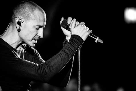 Chester Bennington Listen To These Iconic Songs By Linkin Park Today