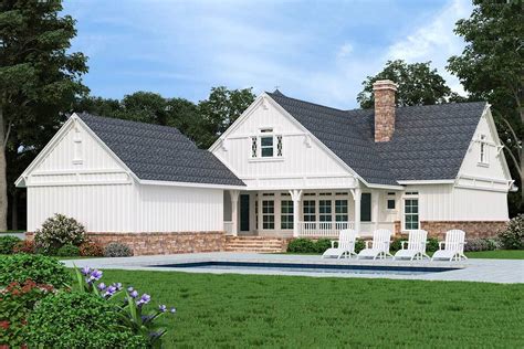 New American Farmhouse With Pergola Covered Side Patio And Large Rear