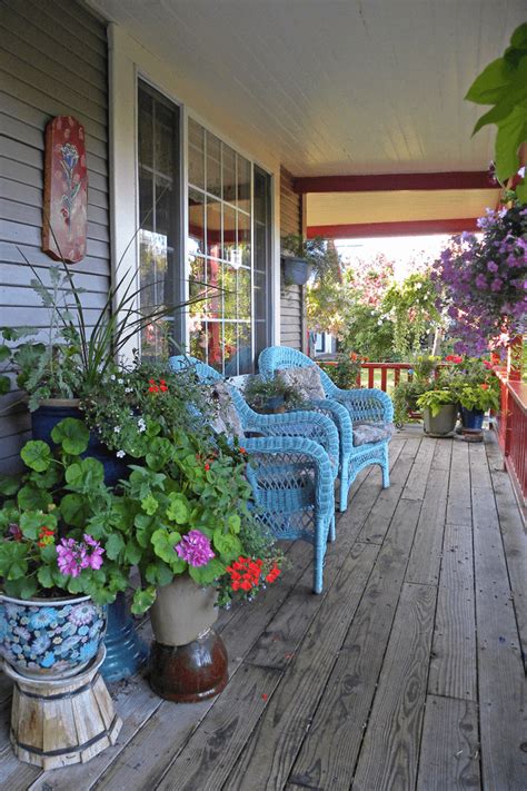 Colorful Front Porch Decorating Ideas For Summer