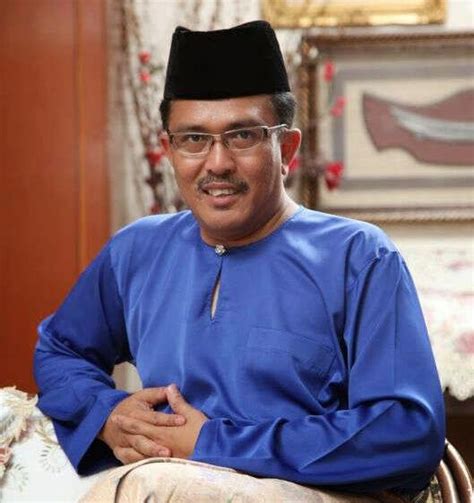 Datuk baderi dasuki 9,466 pas: Kesultanan Johor: Johor tak benar 'pool party' JB