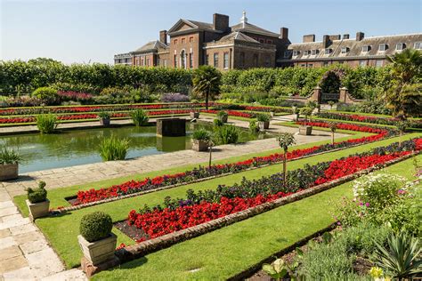 It was planted in 1908 and displays an abundance of blooms all year among the 30 acres of land and gardens, the sunken gardens adds to the quiet tranquillity of kensington palace and is the perfect place to take. untitled-1777 | Sunken Garden, Kensington Palace, London ...