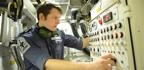 Engineering Technician (Marine Submariner) | Royal Navy Jobs