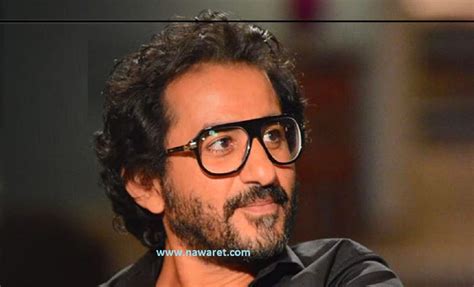 كما البطل في فيلم احمد حلمي عسل اسود مرتدي «بوستيج» للظهور بشعر طوىل يتناسب مع دوره المنافسة هذا الموسم ستكون على أشدها بىن فيلم احمد حلمي عسل اسود ومحمد سعد. شاهدوا أحمد حلمي يكشف كيف صارح منى زكي بحبه لها.. ورد ...