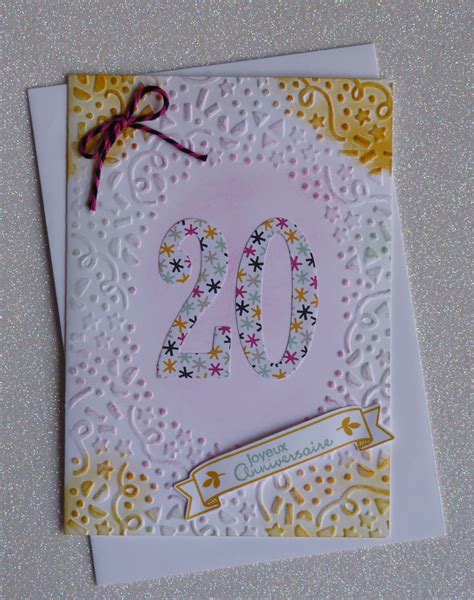 Diy projet pour une carte d'anniversaire unique carte d'anniversaire à l'aide du papier colorée bien sûr, créer une carte en utilisant du papier colorée en couleurs différentes est simple et facile à faire. Carte d'anniversaire 20 ans "fait-main" et son enveloppe ...