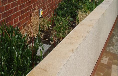 Modern Rendered Garden Wall And Planter Tips Weber Uk