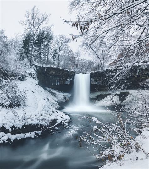 Fresh snowfall in Minnesota [OC][2280x2592] : r/EarthPorn
