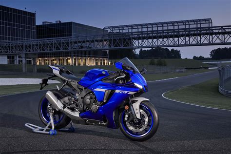 Updates Arrive For The 2020 Yamaha Yzf R1 Asphalt And Rubber