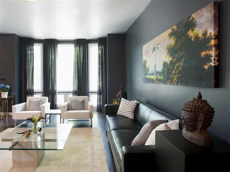 You can set the tone, express yourself, update any space, and make a room look larger with the right selection and execution. Dramatic Black Ideas for Painting A Living Room | Fresh Design