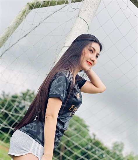 Wyne Wyne The Gunners Fan Girl In Myanmar Myanmar Models Db