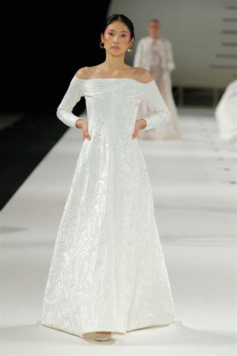 Acquista il tuo 2020 abito da sposa economici unico nel hebeos.it vasta selezione di abiti da sposa modesto! Abiti da sposa per stagione: i modelli, le idee e le tendenze