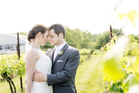 Wedding At Saltwater Farm Vineyard By Connecticut Wedding Photographer