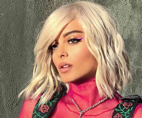 Bleta rexha nueva york, 30 de agosto de 1989, más conocida como bebe rexha, es una cantante estadounidense de origen albanés, que saltó a la fama por colaborar en el sencillo take me home del grupo de disc jockeys cash cash y por tener dos nominaciones a los premios grammy. Bebe Rexha Biography - Facts, Childhood, Family ...