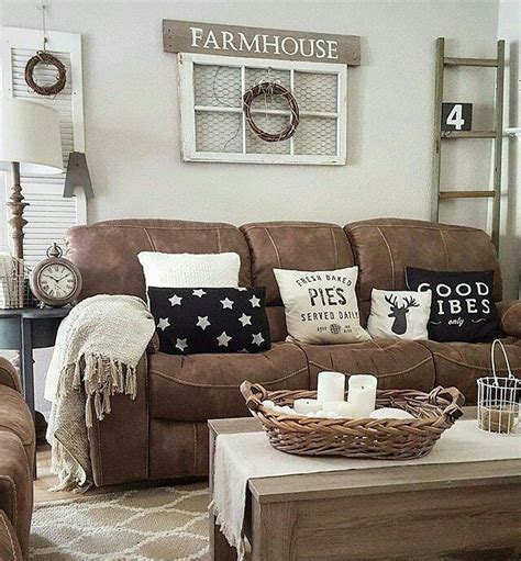 It lists the products in the room (with affiliate links) in case you wanted to. Cute farmhouse style family room decorating (With images ...