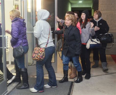 What The Fuck Is Up With People On Black Friday - SLIDESHOW: Black Friday shopping 2014 | Gallery | salemnews.com