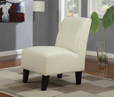 There are a lot of unique modern living room chairs with a bright design that does not yet have a specific title, although they do not get any worse. Suitable Concept of Chairs For Living Room - HomesFeed