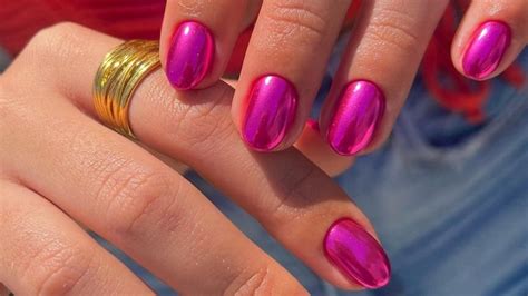 Examples Of Why Chrome Nails Are The Hottest Mani There Are