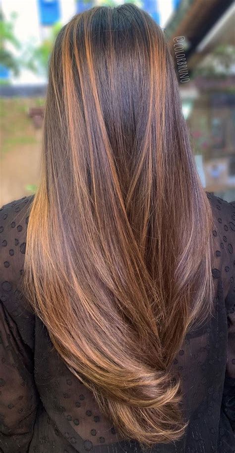 Fue fundado el 19 de abril de 1925 por un grupo de exfutbolistas del club deportivo magallanes, liderados por david arellano, y es administrado desde 2005 por la sociedad anónima blanco y negro bajo un sistema de concesión. Gorgeous Hair Colour Trends For 2021 : Copper beauty
