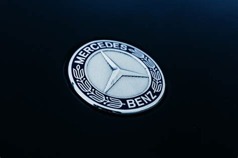 Mercedes Benz Logo Photo Free Blue Image On Unsplash