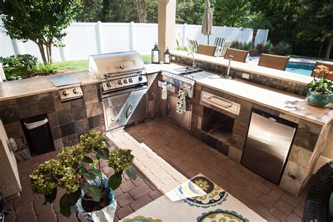 Outdoor Kitchens That Will Get You Outside