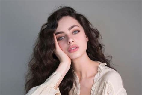 Kalahkan Lisa Blackpink Model Asal Israel Yael Shelbia Jadi Wanita