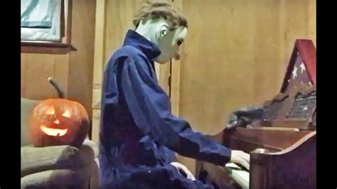 Michael Myers Plays His Own Theme Song Youtube