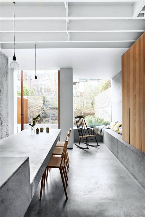 Kjøkken som moderne tilbygg i betong og lyst tre | Bo-bedre.no