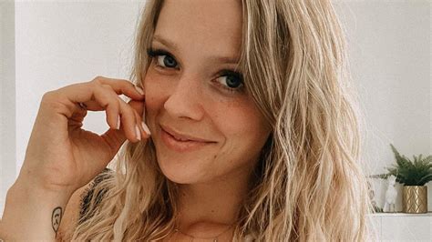Die polizei sucht jetzt den täter. Anne Wünsche reagiert auf Photoshop-Vorwürfe und zeigt ...