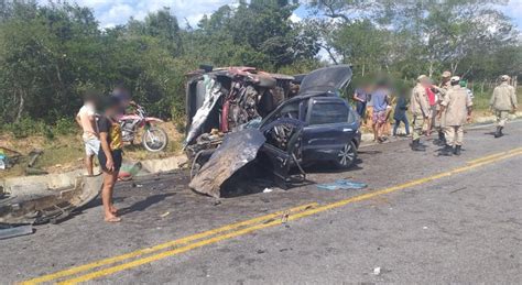 Homem morre após colisão entre carro e van em Buíque no Agreste
