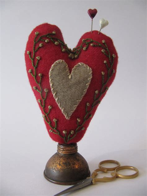 Primitive Pincushion Hand Dyed Wool And Embroidery Heart Scissorkeep