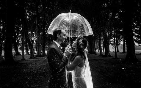 Couple Photography In The Rain