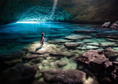 The archipelago of vanuatu is made up of 83 islands that offer fantastic tropical views, vivid a lot of people visit vanuatu when they are in new zealand since the flight time is short and there are the. Explore the Shores of Vibrant Vanuatu | MiNDFOOD