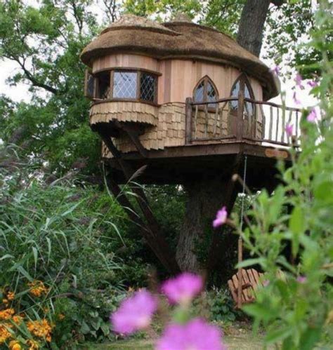 10 Unusual But Interesting Tree Houses