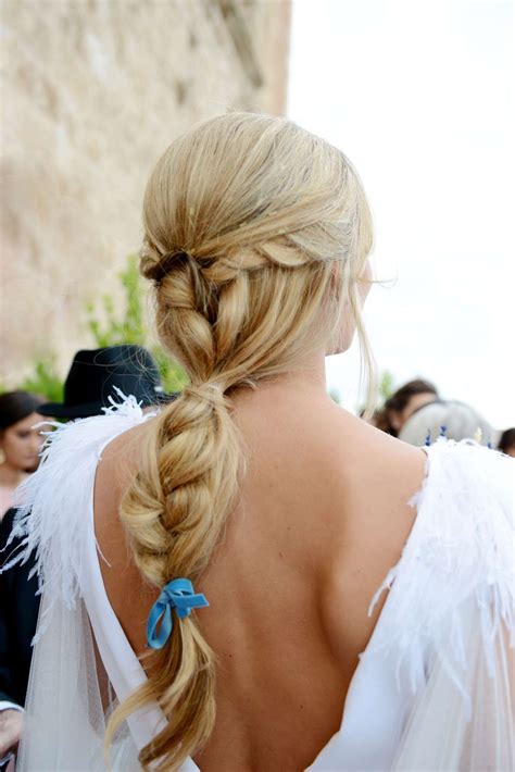 18 Bridal Hairstyles That Look Even Better With A Ribbon Easy Wedding