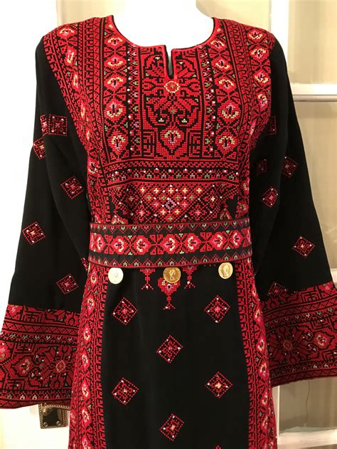 Black Dress kaftan / Tobe / Thobe / Thob with bautiful red ...