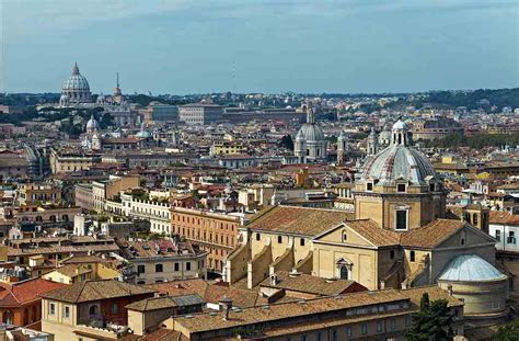 A história de roma remonta a 753 a.c., com a fundação de um pequeno povoado na península itálica. Fotos de Roma - Itália | Cidades em fotos