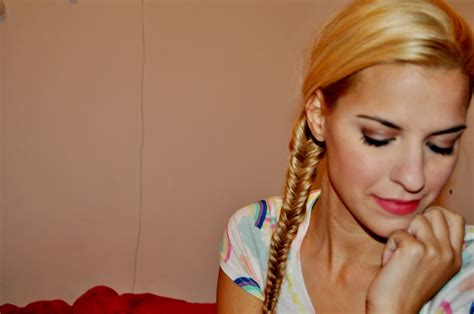 Lionel Messi Blog: Fishtail Braid Hairstyle Wallpaper