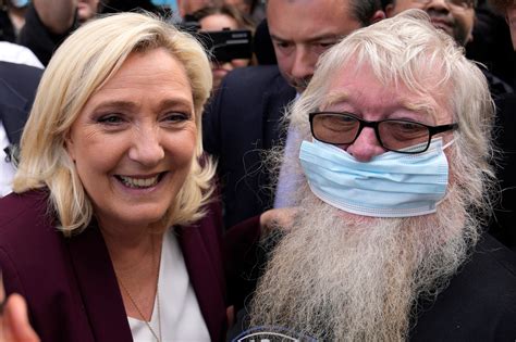 Cheeky TV show becomes battleground in French election race | The
