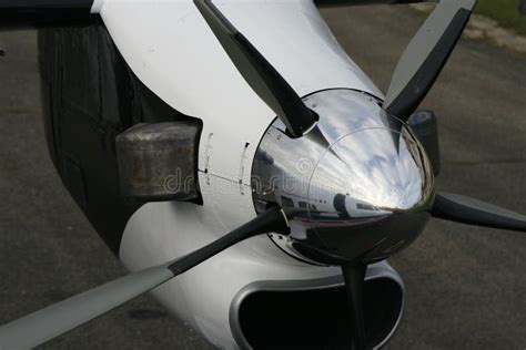 Aircraft Engine And Propeller Stock Image Image Of Aircraft