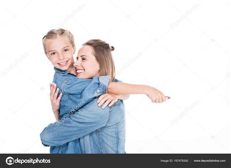Madre E Hija Abrazándose Foto De Stock Gratis © Igorvetushko 167478342