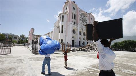 Voir sur wikipédia l'article tremblement de terre d'haïti de 2010. 12 janvier 2010, Haïti tremble